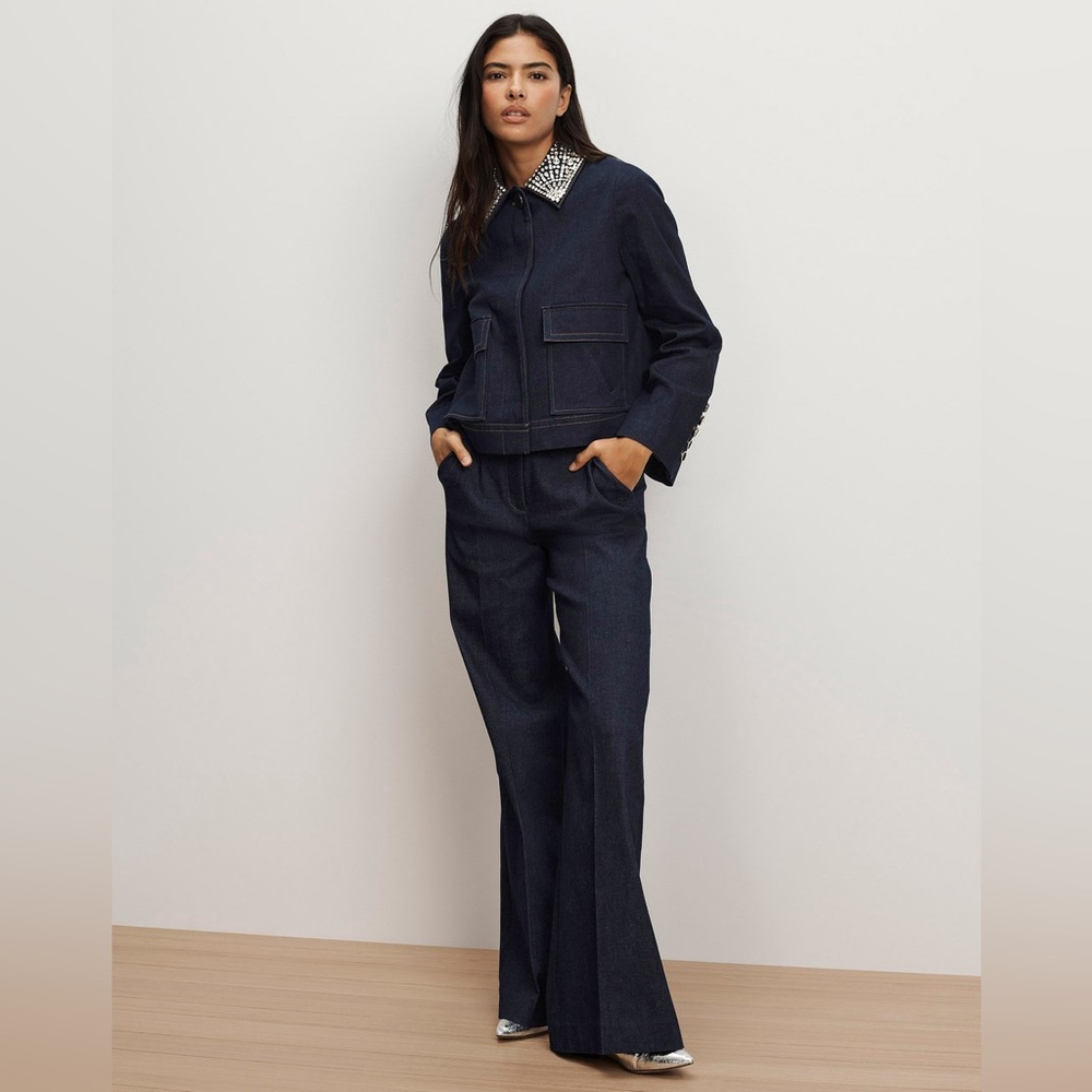 Veronica Beard Barrington Denim Cropped Jacket
Blue Embellished-Collar - size 6 - Picture 2 of 12